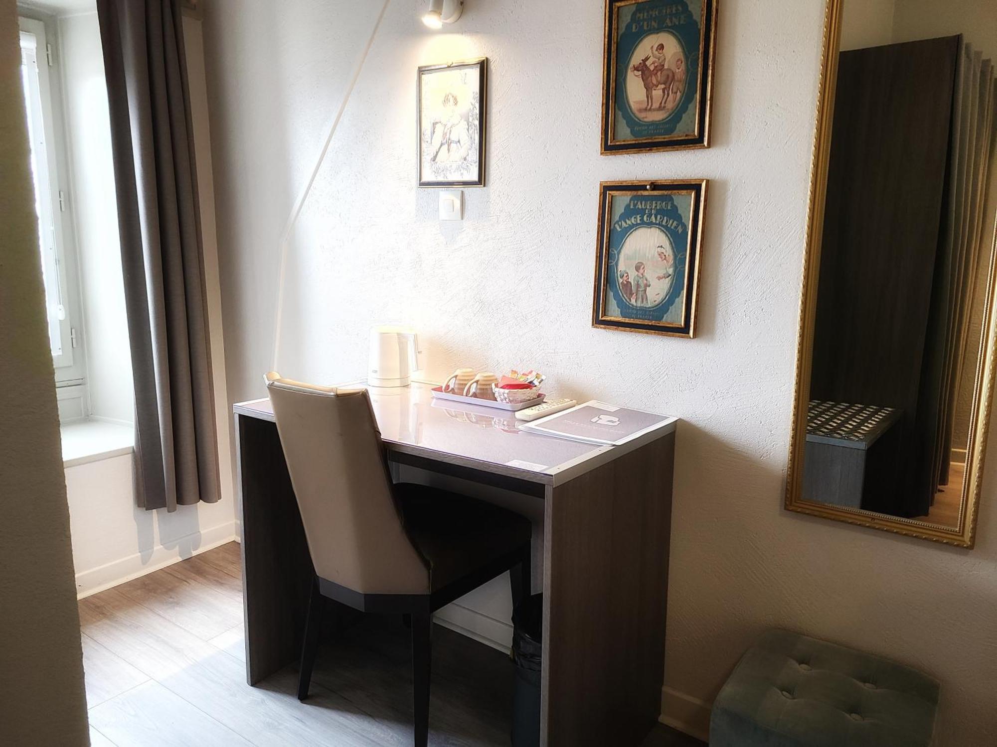 Hotel Mille Et Une Feuilles La Charite-sur-Loire Ngoại thất bức ảnh