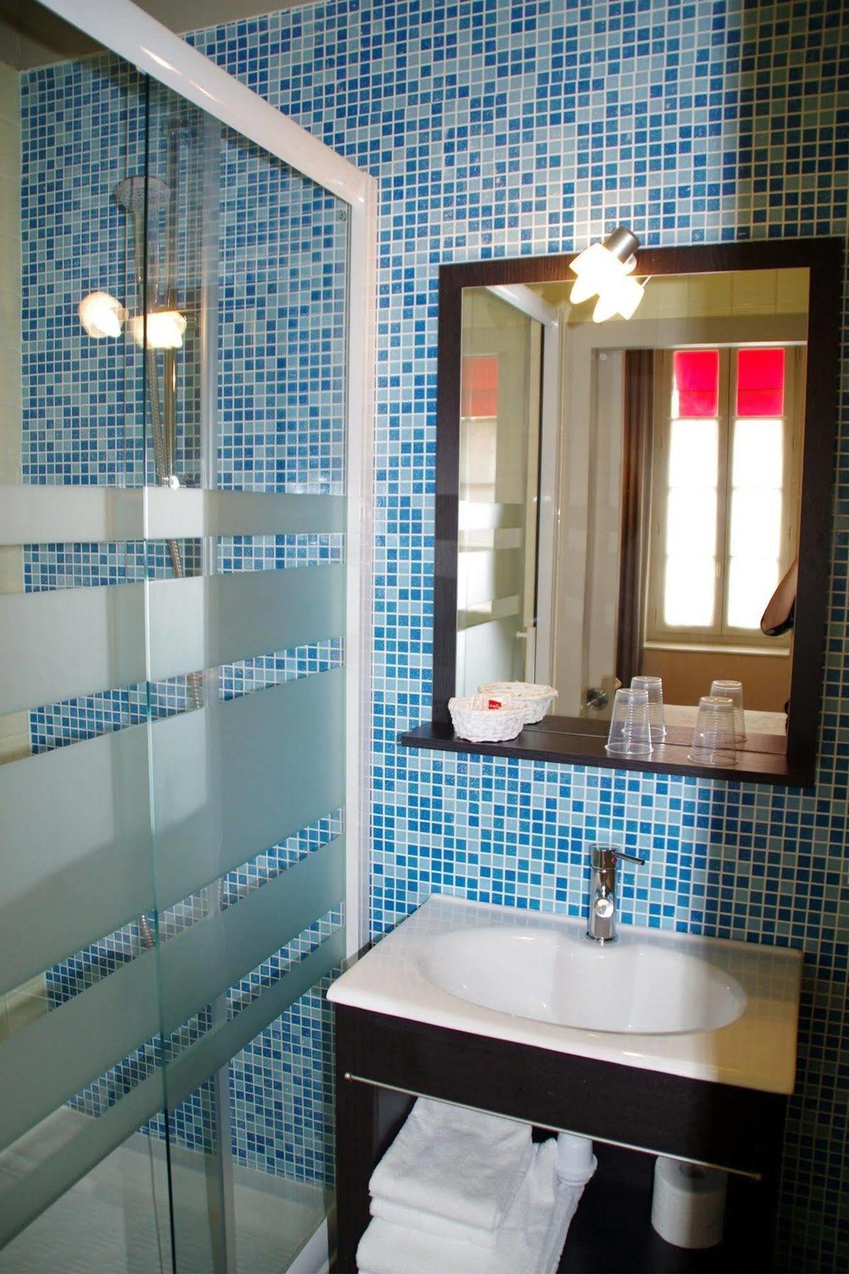 Hotel Mille Et Une Feuilles La Charite-sur-Loire Ngoại thất bức ảnh