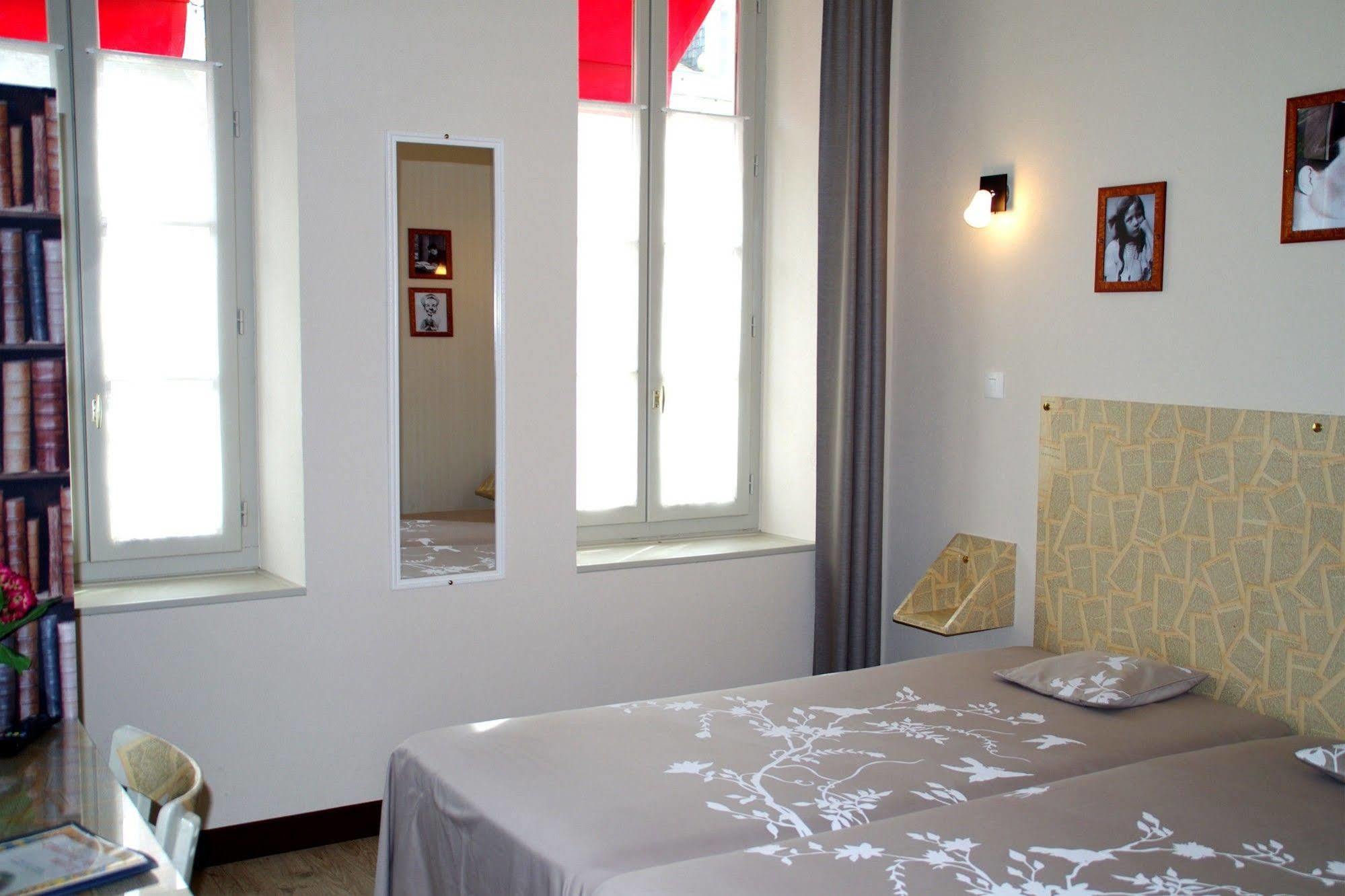 Hotel Mille Et Une Feuilles La Charite-sur-Loire Ngoại thất bức ảnh